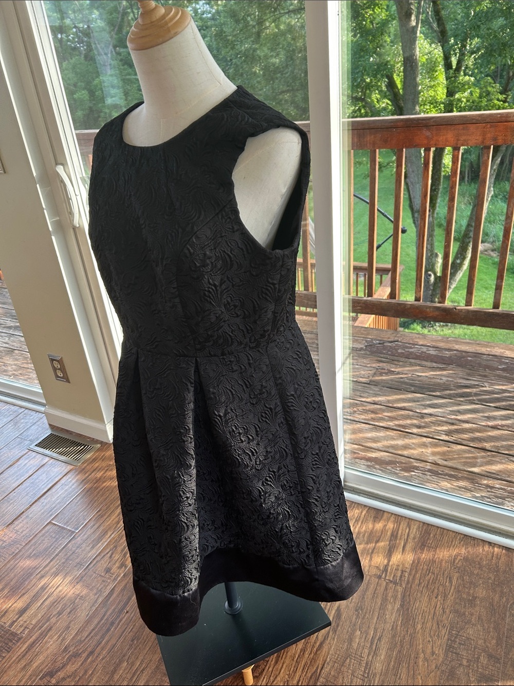 Liz Claiborne Black Textured Fit-and-Flare Dress - Women size 14 - Picture 3 of 9